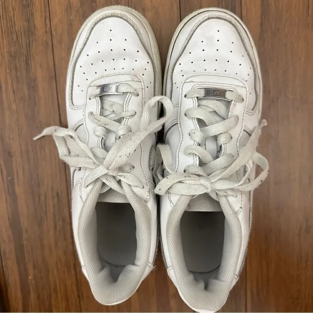 Nike Air Force One kids youth athletic shoes size 6.5